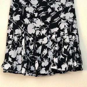 KARL LAGERFELD BLACK & WHITE FLORAL PRINT SKIRT